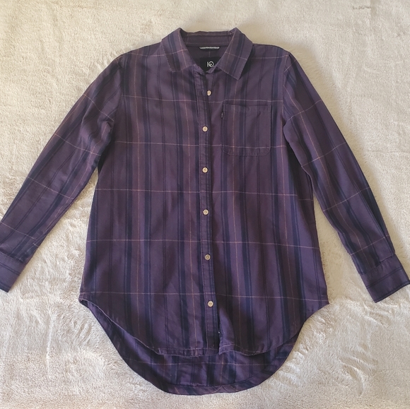 tentree Tops - Tentree purple plaid button up